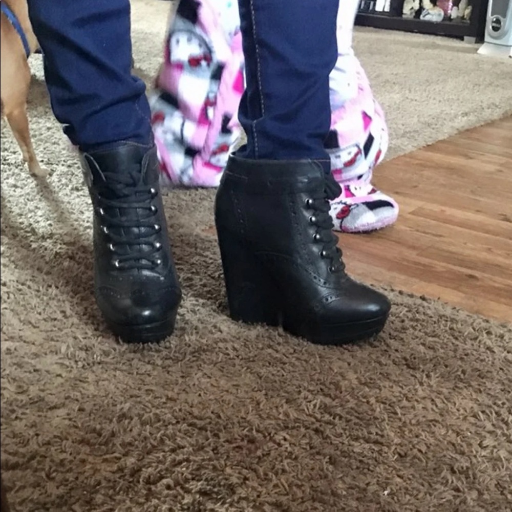 Heels. - Picture 3 of 5